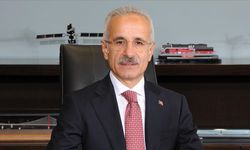 Bakan Uraloğlu'ndan Instagram açıklaması: Saat 21:30 itibari ile erişim engelini kaldıracağız