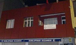 Muayene eden doktoru 'çaydanlık' ile dövdü!