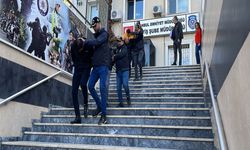 Kendilerini 'Polis' olarak tanıtıyorlardı!