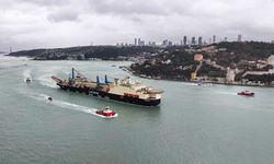 Castorone gemisi İstanbul Boğazı'ndan geçti