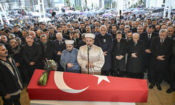 Cenazede adım atacak yer kalmadı: Ferdi Tayfur gözyaşlarıyla son yolculuğuna uğurlandı