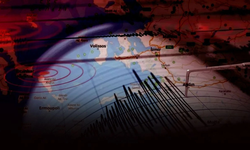 Ege'de iki dakika arayla 4,7 ve 4,8 büyüklüğünde deprem panik yarattı