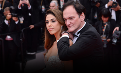 Cannes açılışında aşka geldiler