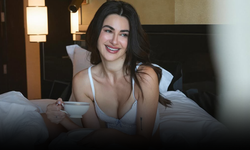 Nesrin Cavadzade'nin iç çamaşırlı yatak odası pozu olay oldu