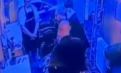 Berber koltuğunda kardeşe kanlı infaz! Dehşet anları saniye saniye kameraya yansıdı