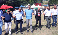 Espitdüzü Yayla Şenlikleri renkli görüntülere sahne oldu! Vali Aslan, horon oynayarak coşkuya ortak oldu