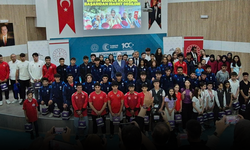 Afyonkarahisar’da “Zirvedekiler” ödüllerle taçlandırıldı