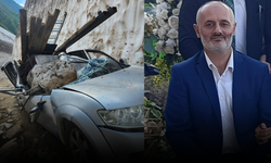 Korkun olay!  Yamaçtan kopan kaya can aldı! Araç hurdaya döndü