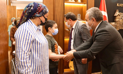 Vali Çiçek ve Rektör Altun miniklerin isteğini yerine getirdi