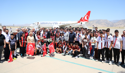 Vali Ekici’nin davetiyle Beşiktaş U-16 Takımı Şırnak'a geldi