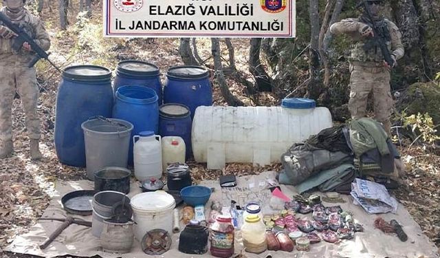 Elazığ’da teröristlere ait 2 sığınak imha edildi