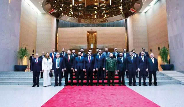 Aralarında kadın da var! İşte Suriye'nin yeni kabinesi