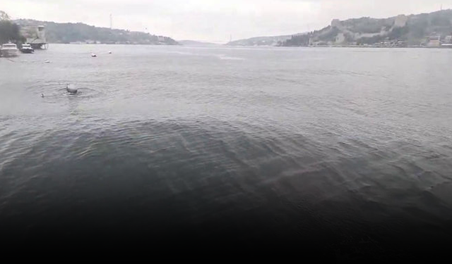 Boğaz'da mini tsunami! 6.2'nin ardından kameraya yansıdı