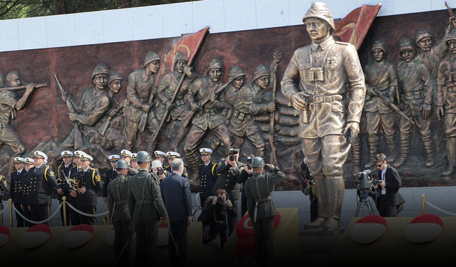 Çanakkale Kara Savaşları'nın 110'uncu yıl dönümünde şehitler anıldı