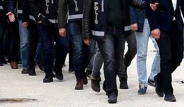 FETÖ'ye 36 ilde operasyon: Onlarca türbeli asker yakalandı