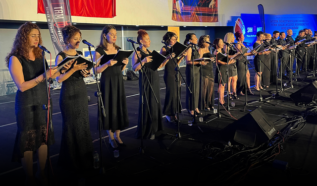 Müzik öğretmenlerinden unutulmaz konser! Kaymakam Ürkmezer de katıldı
