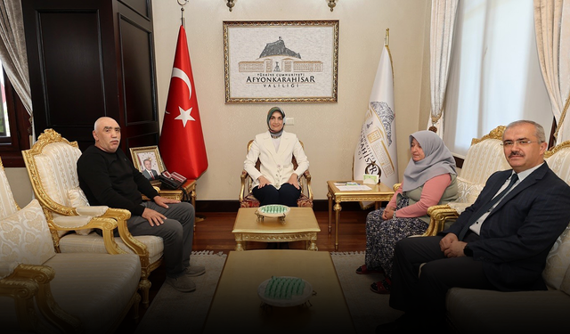 Vali Yiğitbaşı, şehit ailesini makamında ağırladı