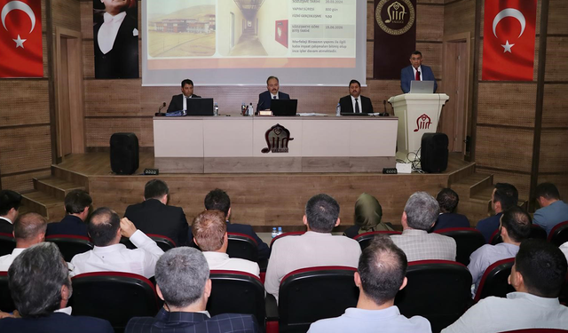 Siirt’te Vali Kızılkaya başkanlığında kamu yatırımları masaya yatırıldı