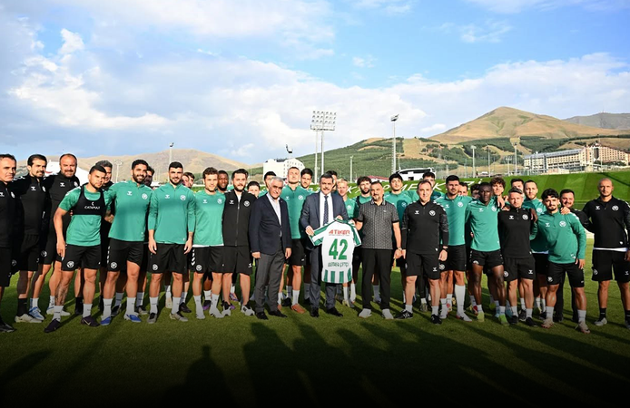 Vali Çiftçi, Konyaspor antrenmanını izledi