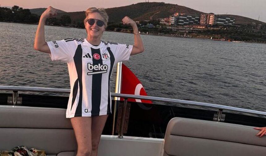 Ünlü Hollywood yıldızı Bodrum'da: Beşiktaş formasıyla poz verdi