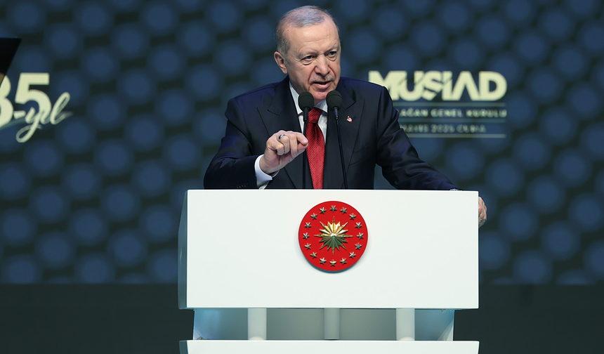 Erdoğan: "Son 1,5 aydır yaşanan dalgalanmalara karşı başarılı bir sınav verdik"