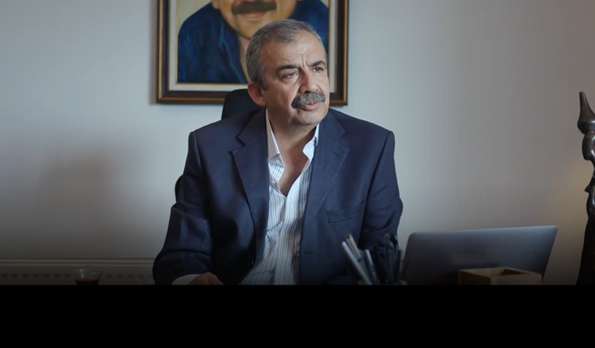Sırrı Süreyya Önder'in rol aldığı son filmi 'Celal'in Treni'nin fragmanı yayınlandı