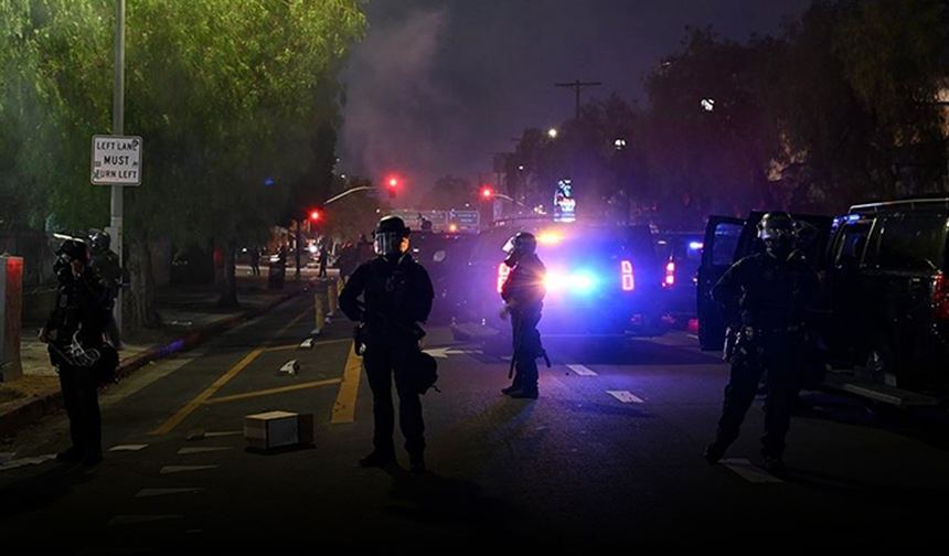 Los Angeles'ta düzensiz göçmenlere destek protestoları gece boyunca sürdü