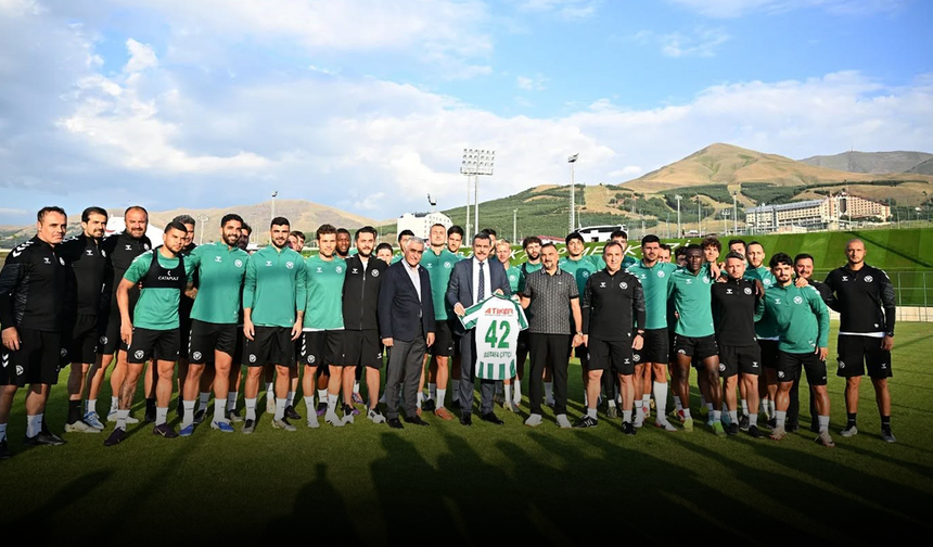 Vali Çiftçi, Konyaspor antrenmanını izledi