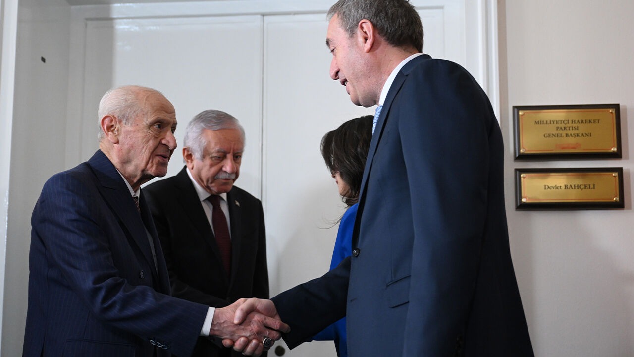 Dem Partiden Mhpye Ziyaret Bahce