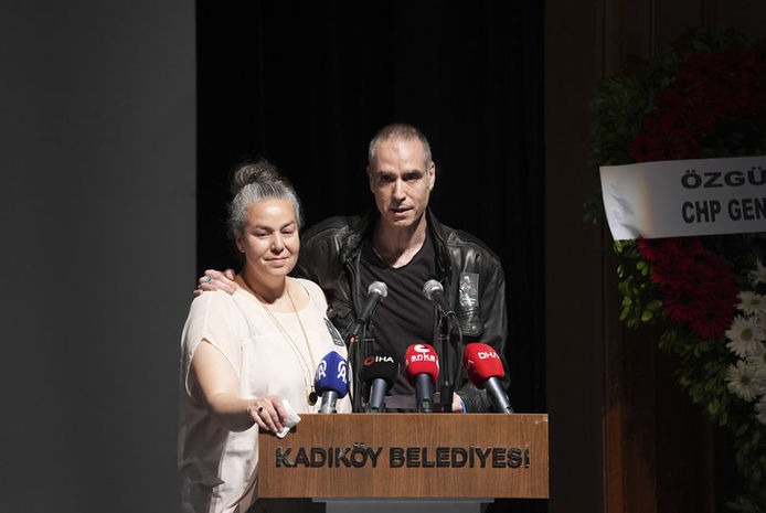 Melis Şeşen Fuat Şeşen Decc5C89244Ba517A3Bd627C