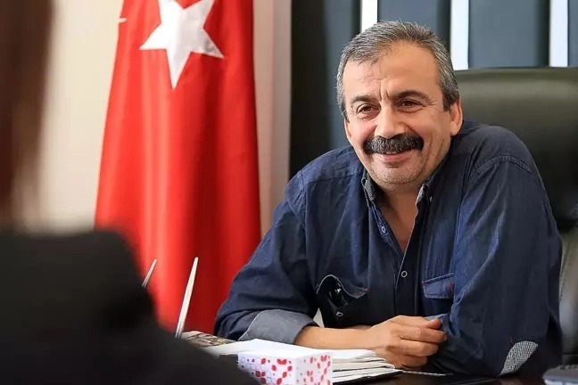 Sirri Sureyya Onder +2-1