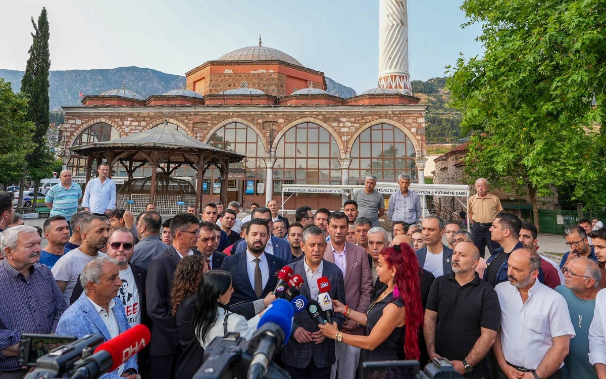 Ozgur Ozelden Erdogana Magdur Ol